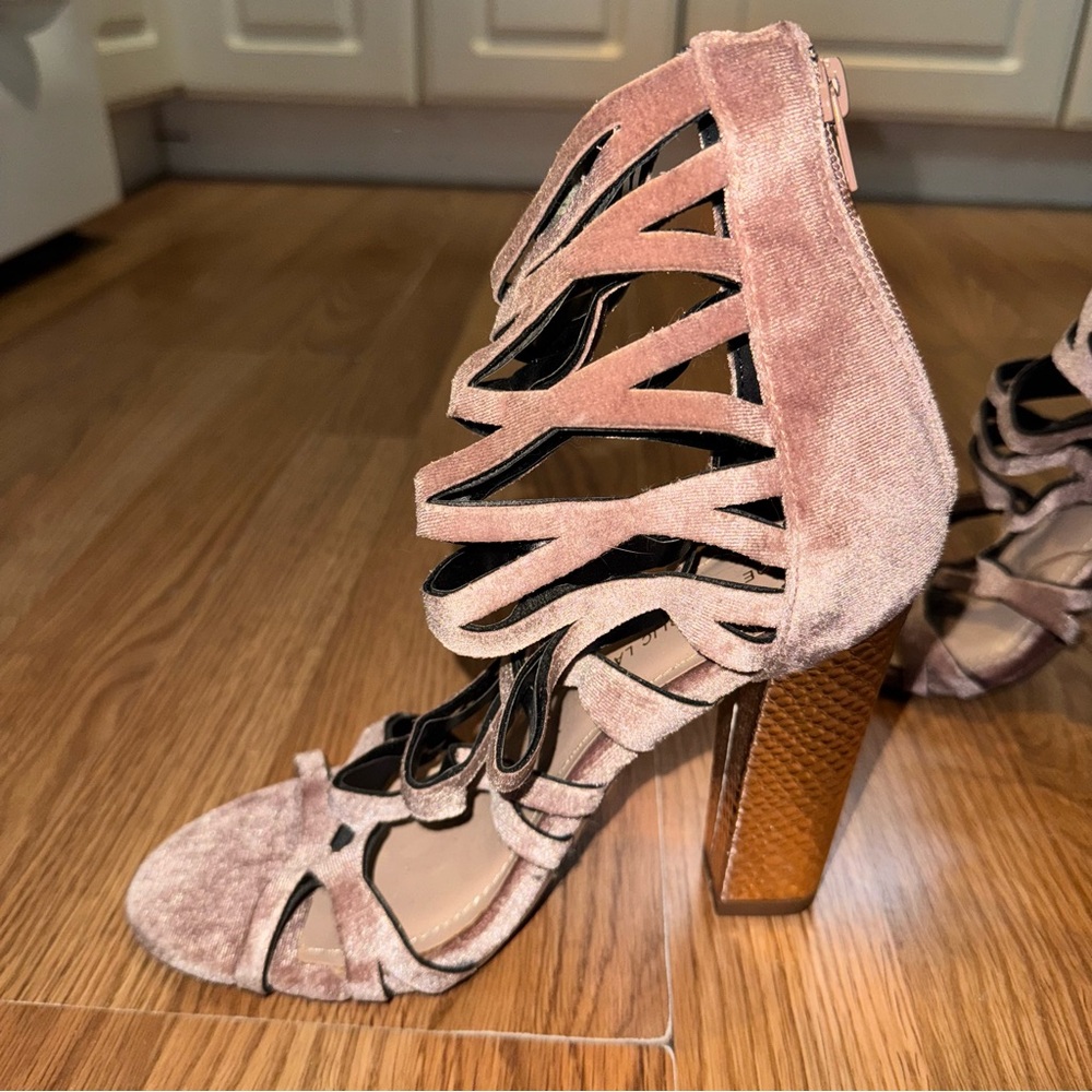 Caged heels - Picture 5 of 8